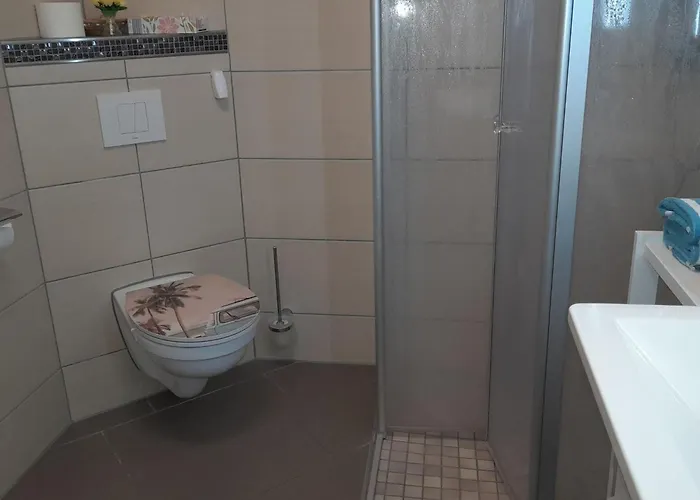 Sonnenblume By Interhome * Daun